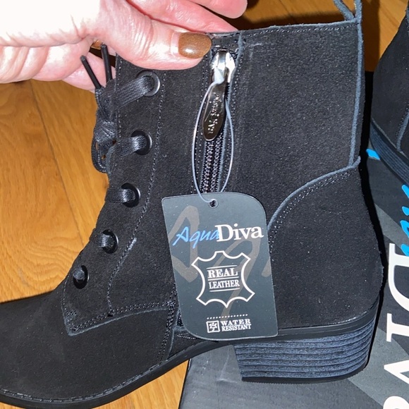 NEW AquaDiva Darie Water Resistant Suede Bootie size 38/7 - Picture 9 of 12